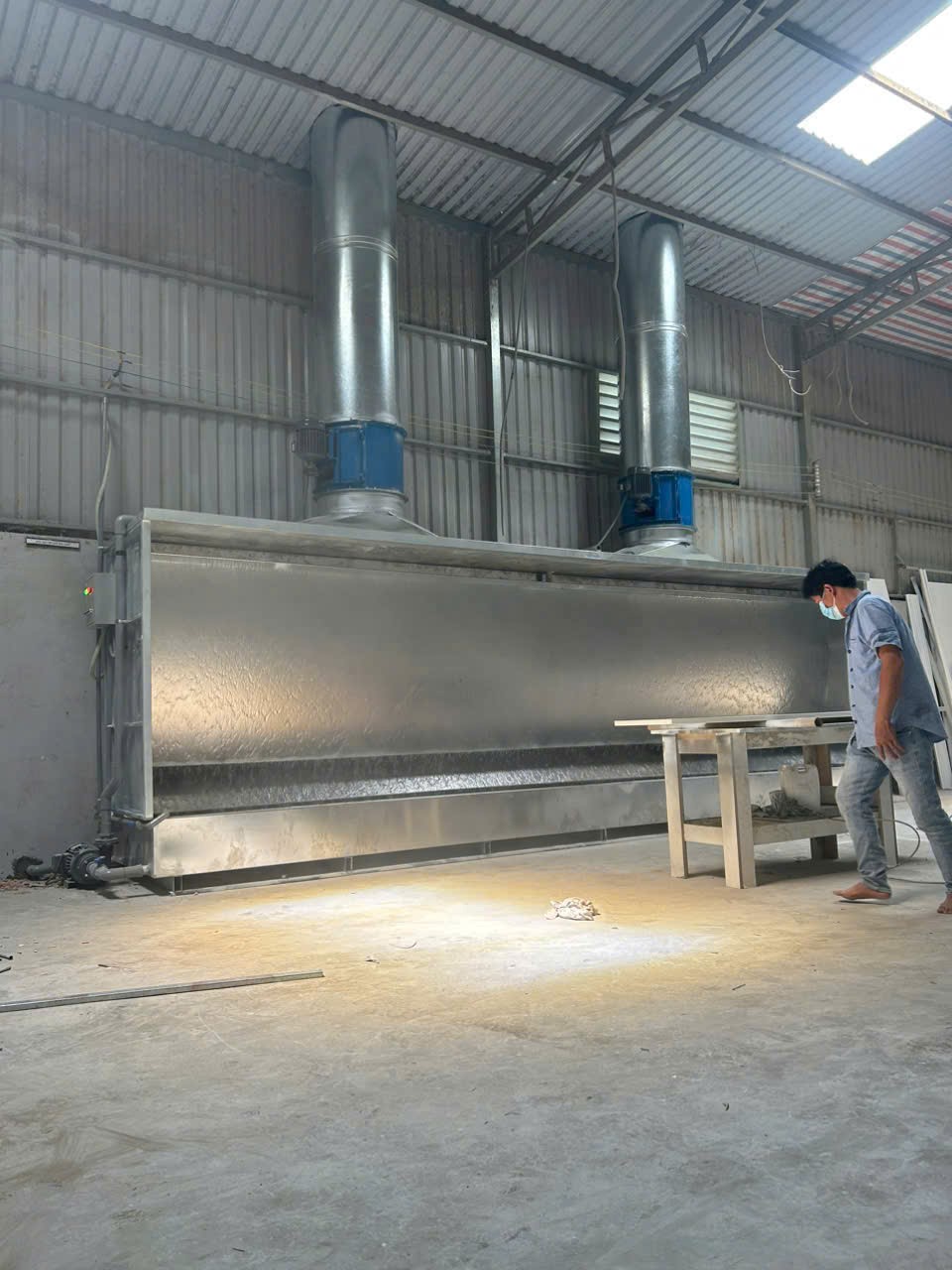 Máy hút bụi sơn màng nước