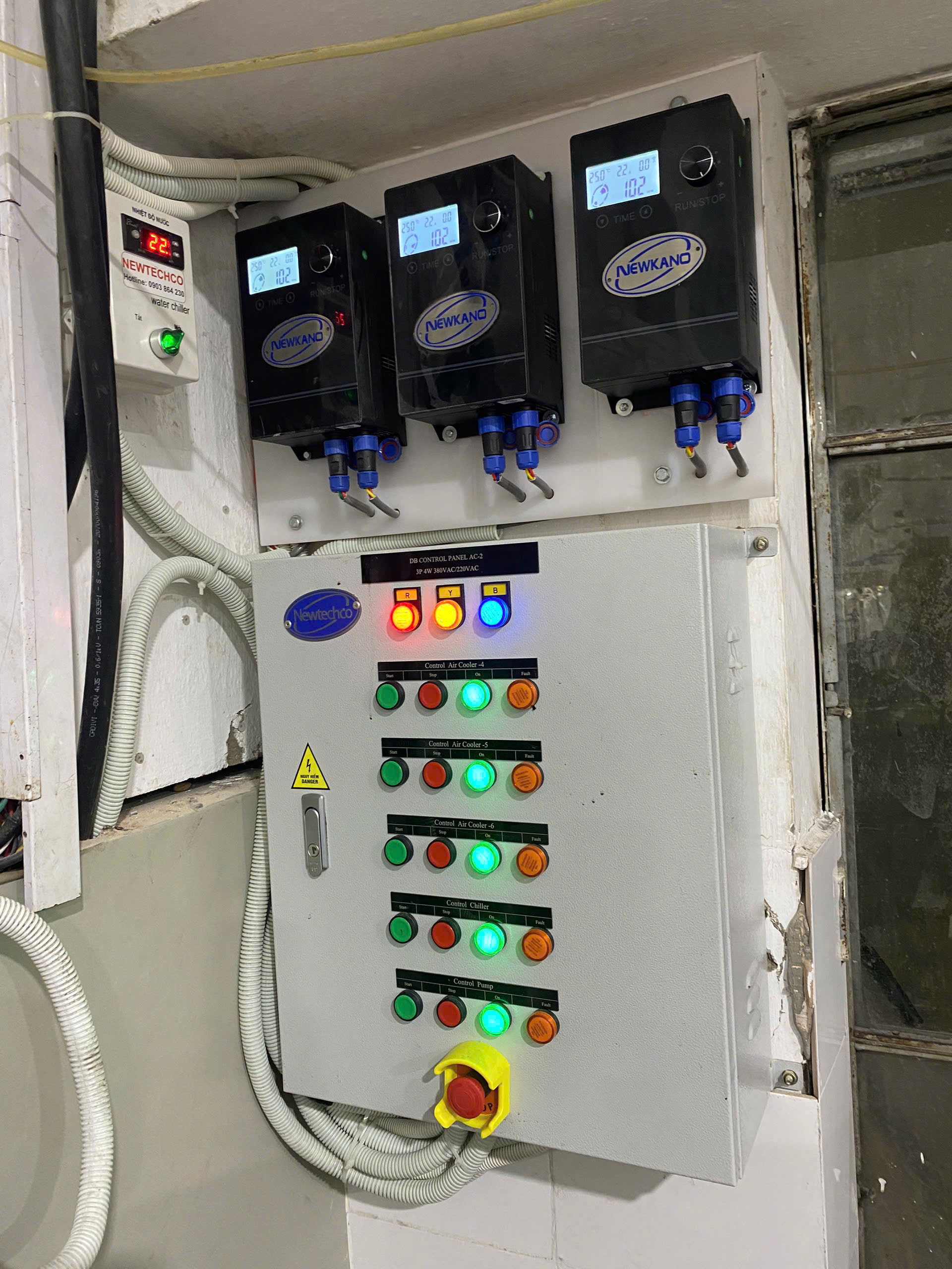 Hệ thống tủ điện máy làm mát